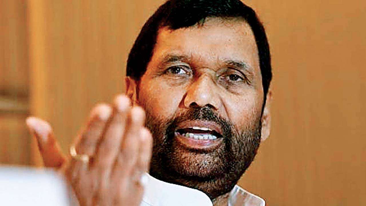 Paswan asks FMCG firms to use Hindi, regional languages on products