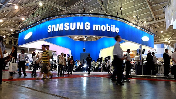 Samsung to launch 5G smartphone, cheaper flagship model, folding phones to stay ahead of Apple 