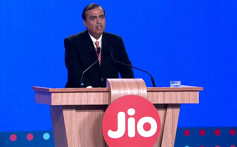 Mukesh Ambani may reap rewards from brother's telecom woes  